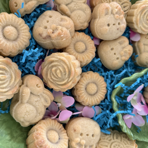 Easter Maamoul Made to Order, with Pistachio, Walnuts, or Dates. 2 Dozens