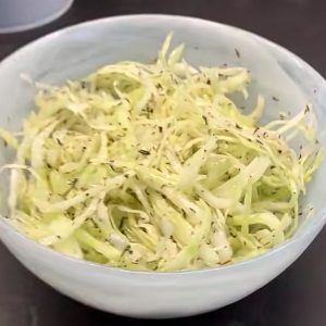 Cabbage Salad (Malfouf Salad) for 4-6 People